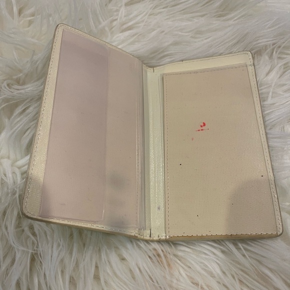 Lodi’s Green Wallet - Picture 5 of 5